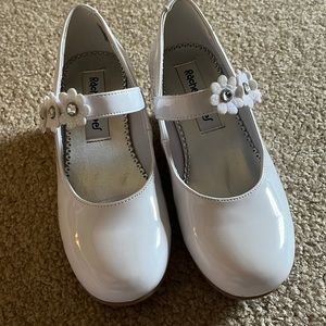 Girls white dress shoes